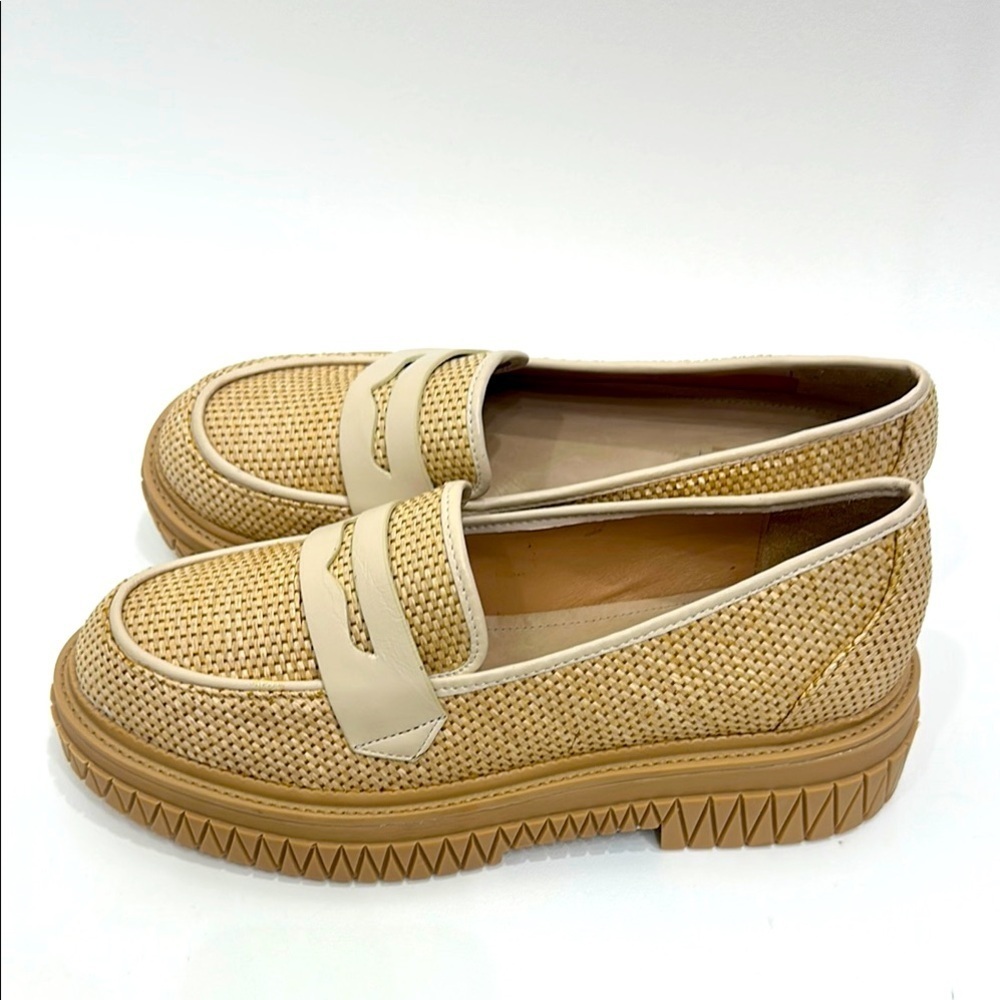 Schutz Women’s Viola Weekend Platform loafers beige size 9.5 B. New.